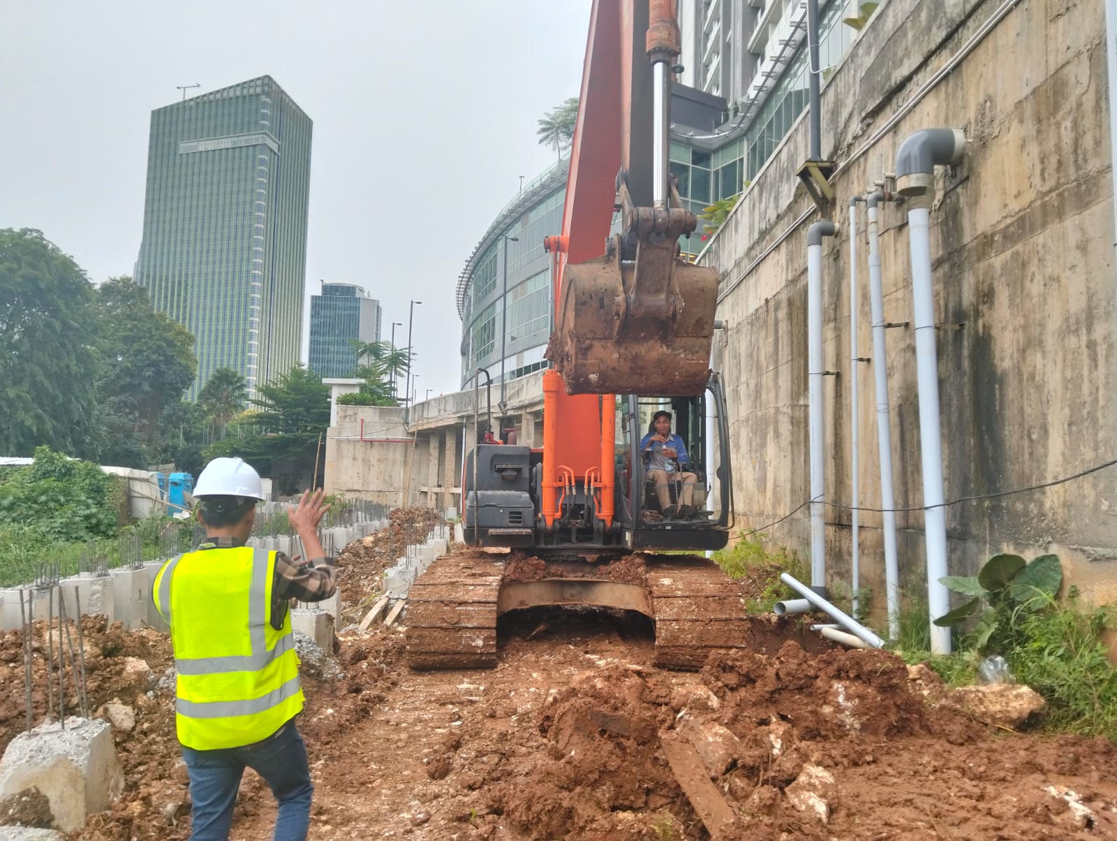 Proyek Jalan Inspeksi Antarsari